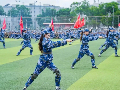 戎装在身，青春正燃
